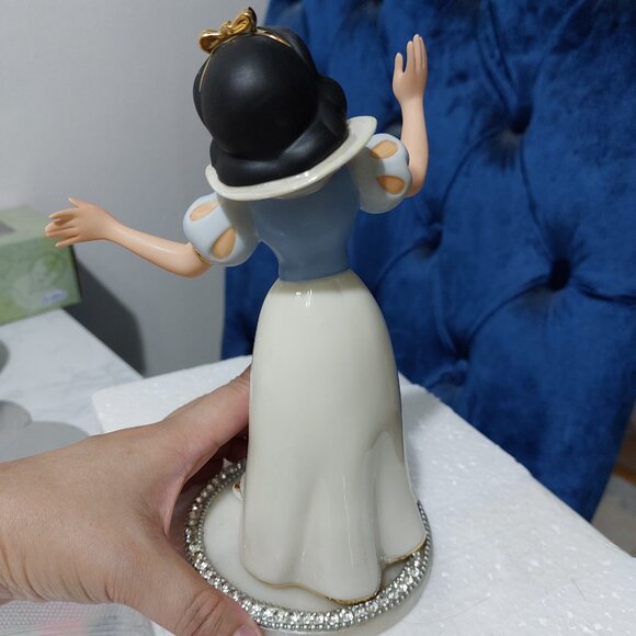 LENOX Disney SNOW WHITE Collectible Figurine Beautiful Decor - Picture 9 of 14